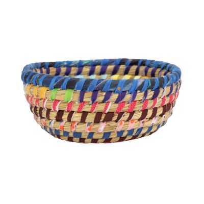 "Pastell" Korbschale aus Kaisa-Gras und Sari-Stoff