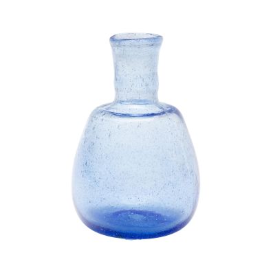 Vase aus recyceltem Glas in Hellblau